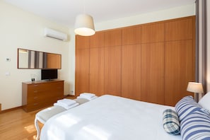 1 chambre, fer et planche à repasser, lit parapluie, Wi-Fi gratuit