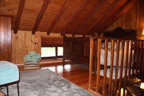 3 quartos, berço de viagem, Wi-Fi de cortesia, roupa de cama