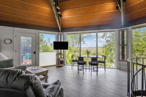 Secluded 2 Bedroom Treehouse w/Spectacular Marsh Views, 873 Fiddlers Ridge