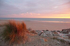 Beach nearby, beach bar - Gites des Isles (Barneville-Carteret)