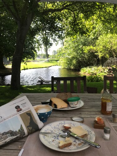 Unique Cottage at the lake IJSSELMEER