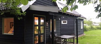 Unique Cottage at the lake IJSSELMEER