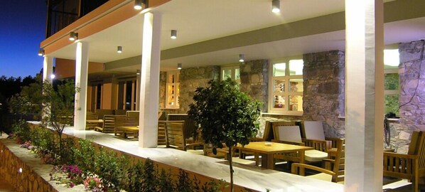 Terrace/patio - Livadia Hotel Kyperounta (Kyperounta)