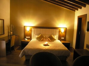 Minibar, in-room safe, desk, blackout curtains - Livadia Hotel Kyperounta (Kyperounta)