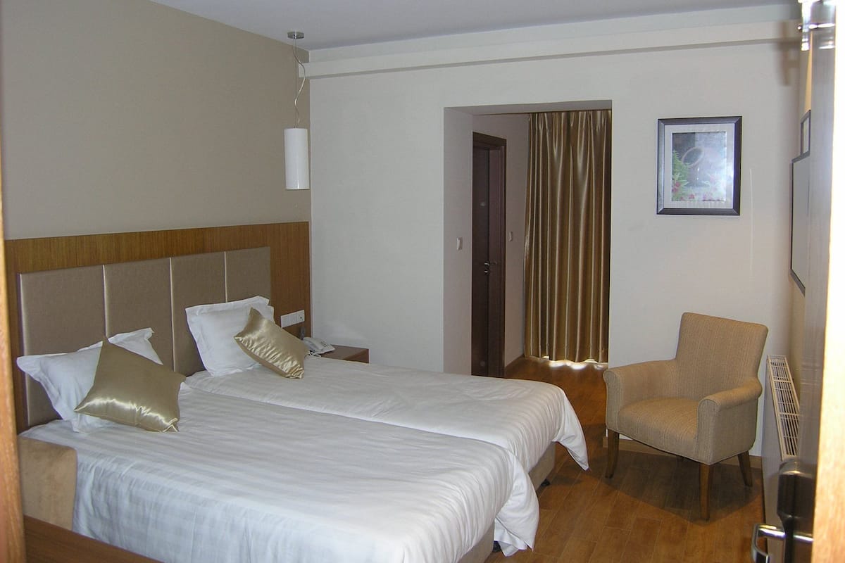 1 Schlafzimmer, Minibar, Zimmersafe, Schreibtisch