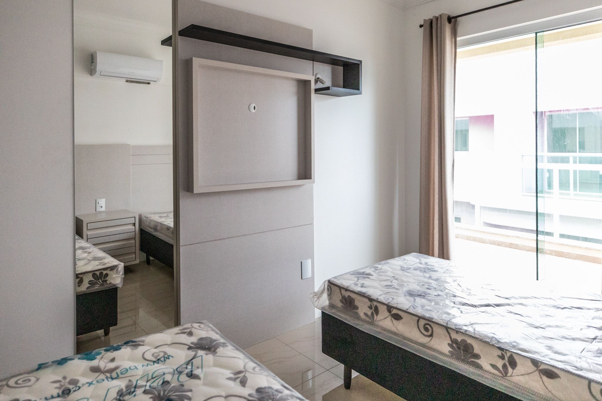 Apartamento | Espaço de trabalho para notebook, ferros/tábuas de passar roupa