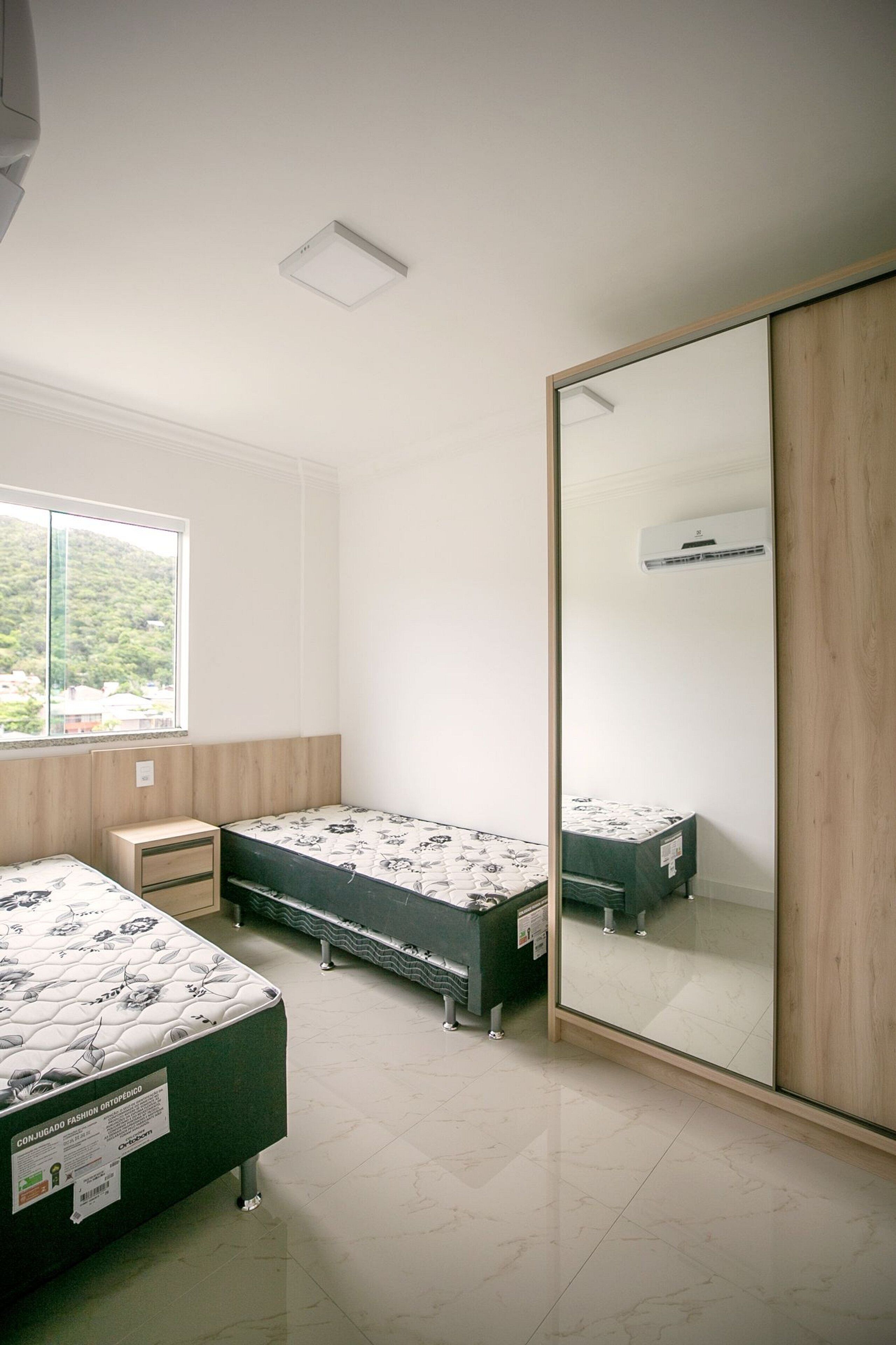 คอมฟอร์ทอพาร์ทเมนท์, 2 ห้องนอน (306E) | พื้นที่ทำงานแบบใช้แล็ปท็อป, เตารีด/โต๊ะรีดผ้า, Wi-Fi ฟรี