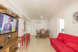Basic Apartment | Living area - Village Ecopark - por Cleber Bonotto (Bombinhas)