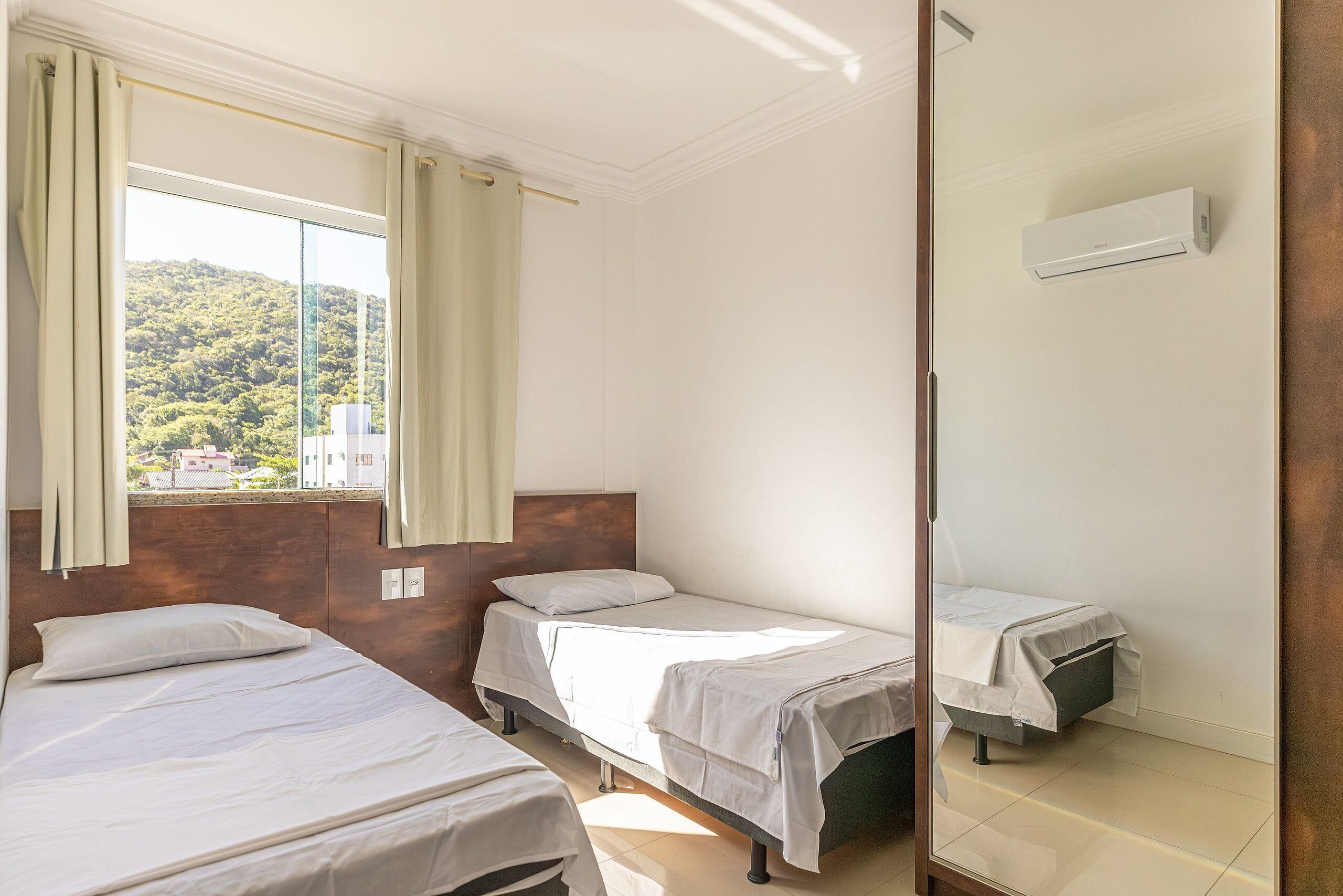 Apartamento conforto, 2 quartos (206D) | Espaço de trabalho para notebook, ferros/tábuas de passar roupa