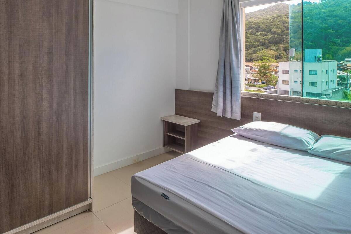 Apartamento conforto (305B) | Espaço de trabalho para notebook, ferros/tábuas de passar roupa