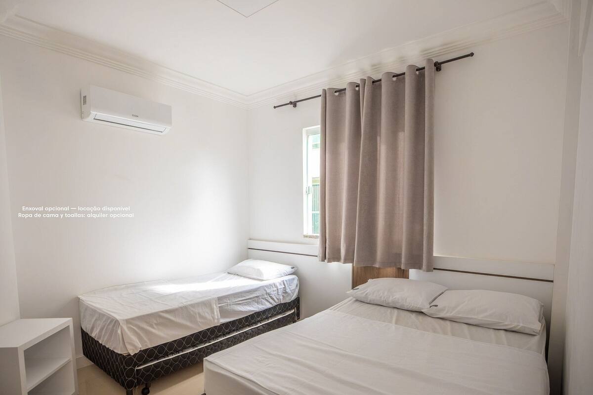 Apartamento | Espaço de trabalho para notebook, ferros/tábuas de passar roupa