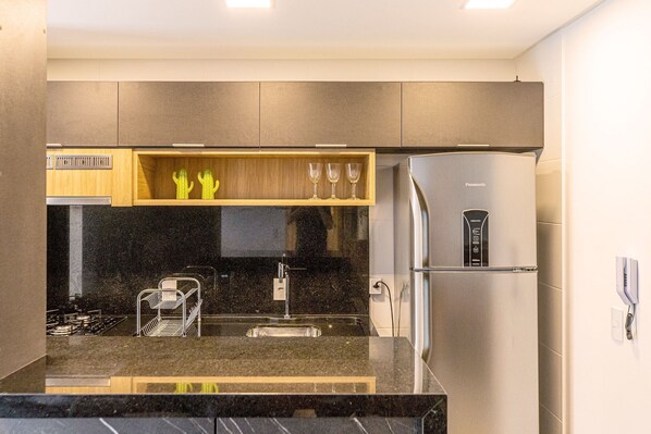 Basic Apartment | Private kitchen - Village Ecopark - por Cleber Bonotto (Bombinhas)