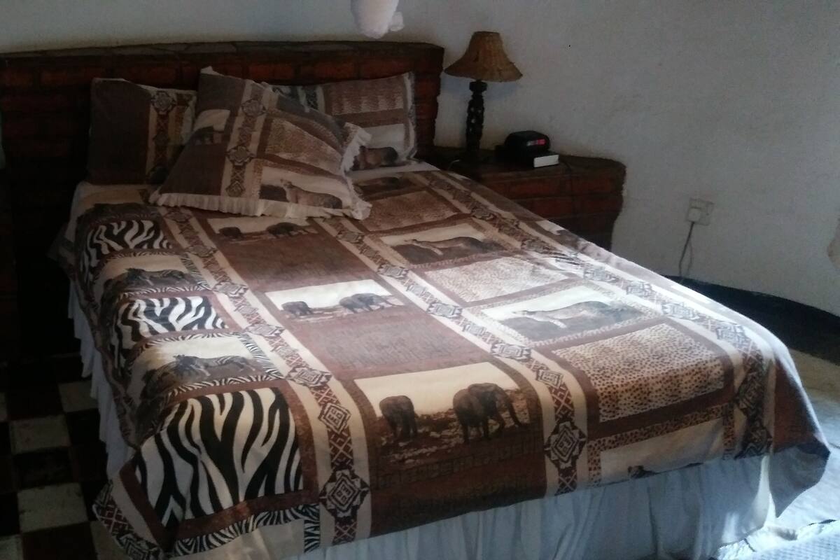 Chalet Confort | Escritorio, wifi gratis, ropa de cama