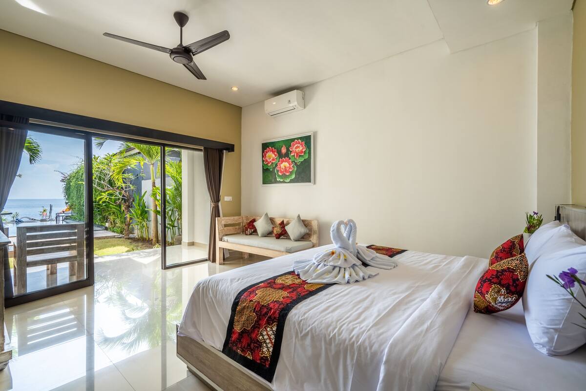 Suite Seaview Room | 1 bedroom, minibar, individually decorated, individually furnished