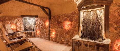 Espace de soins pour les couples, sauna, bain Ă remous, hammam