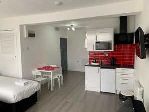Standard Studio, Private Bathroom (Quad ) | Miscellaneous - Comfort Cosy Stay (London)