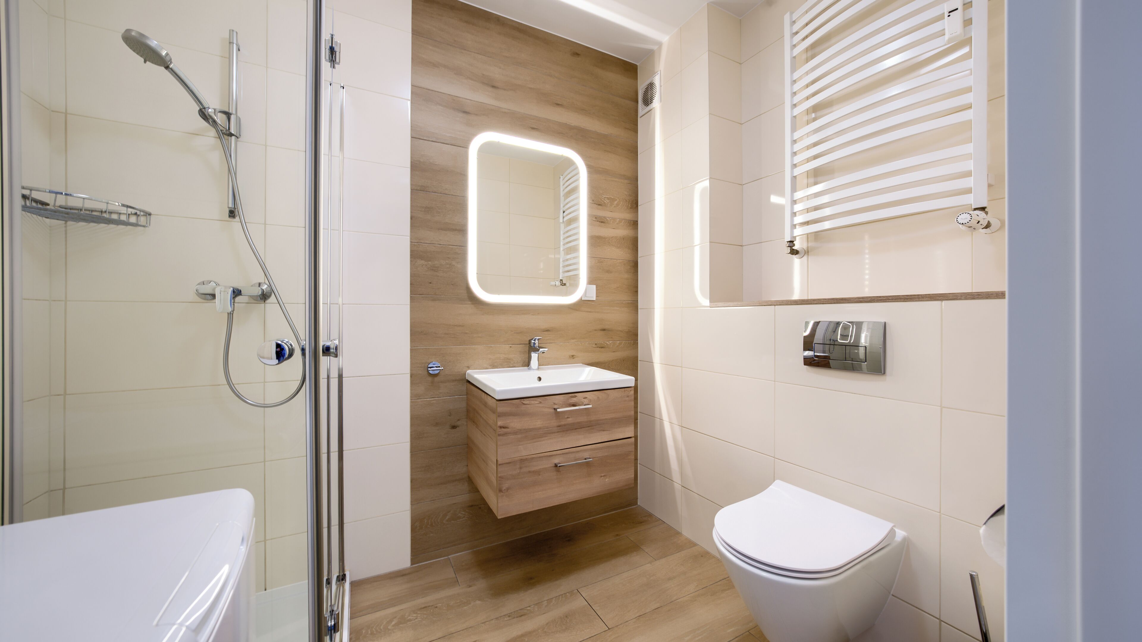 Apartment (18, ul. Kasprowicza 14) | Bathroom | Shower, hair dryer, towels
