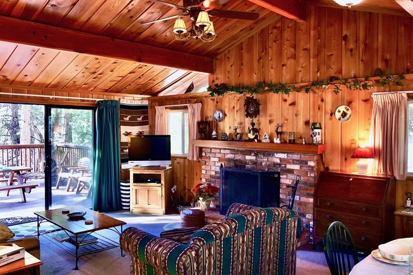 Curl up by the fireplace and enjoy your favorite movie or TV sho - Curl up by the fireplace and enjoy your favorite movie or TV show in complete comfort.