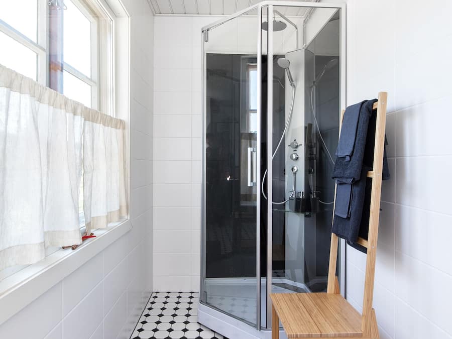 Deluxe Double Room | Bathroom | Shower, rainfall showerhead, hair dryer, heated floors