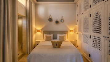 1 habitación, minibar, escritorio y espacio para trabajar con laptop