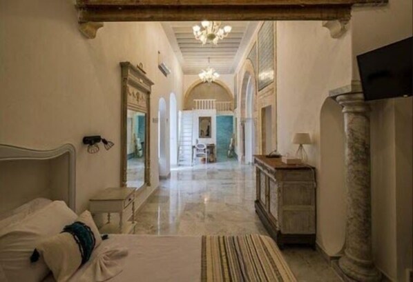 皇室套房 (Alyssa) | 1 間睡房、迷你吧、書桌、手提電腦工作空間