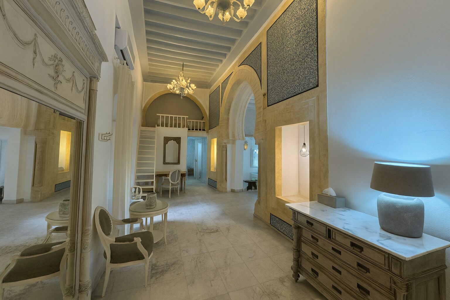 Konungleg svíta (Alyssa) | Míníbar, skrifborð, vinnuaðstaða fyrir fartölvur