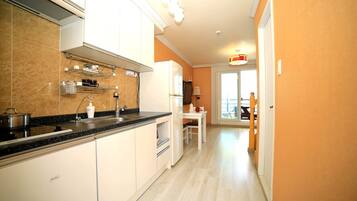 Room (202) | Private kitchenette