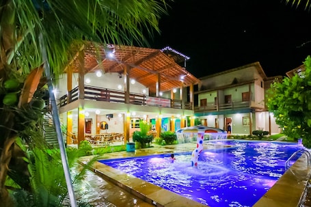 2 piscinas al aire libre