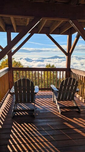 Luxe | Ski-In/Out | Hot Tub | Panoramic Views | EV