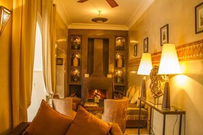 Lobby sitting area - Riad Majala (Marrakech)