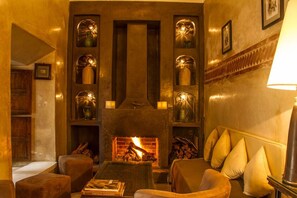 Lobby sitting area - Riad Majala (Marrakech)