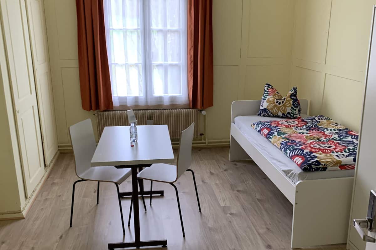 Single Room, Shared Bathroom (8) | In-room safe, desk, blackout drapes, iron/ironing board