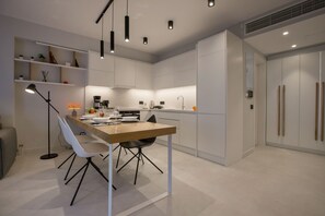 Fridge, oven, stovetop, dishwasher - Acropolis Golden Suites | 1 by GHH (Athina)