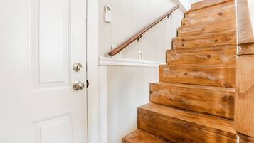 Rumah (2A Gordon St Apartment) | 1 kamar tidur, tempat tidur bayi, dan Wi-Fi gratis