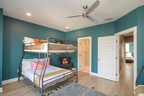 6 Schlafzimmer, Bügeleisen/Bügelbrett, Internetzugang, Bettwäsche