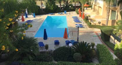 Polis Gardens - Ideal townhouse location for all holiday types.