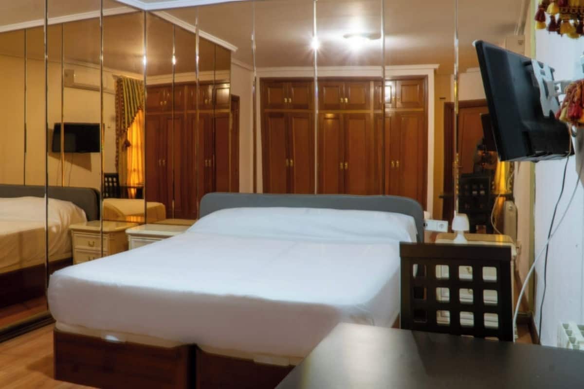 Luxury Double Room, Hot Tub | 1 bedroom, premium bedding, laptop workspace, blackout drapes
