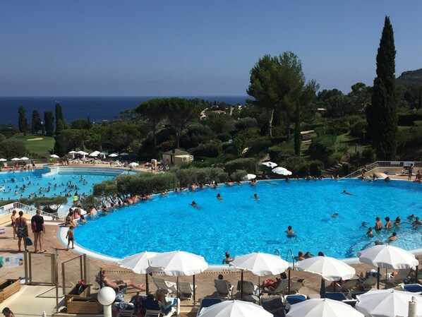 Outdoor pool, a heated pool - Cap Esterel 2P Sea view 5Pers. Air-conditioned (Saint-Raphaël)