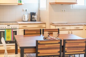 Private kitchen - Spacious Holiday Family Home  by Cloudkeys (Athens)