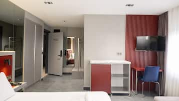 Habitación doble Deluxe | Ropa de cama de alta calidad y minibar