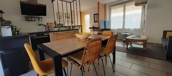 Pretty fisherman's cottage with courtyard in town center - 200m from the port