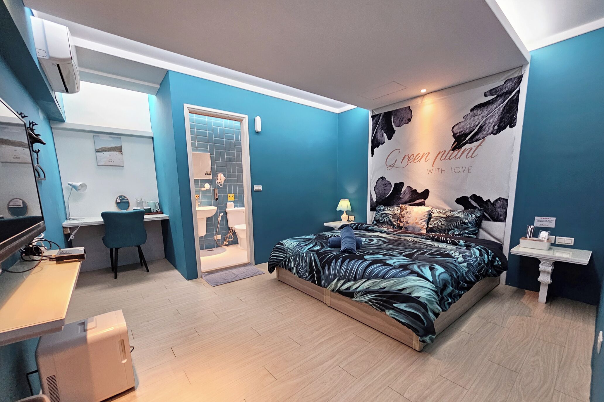 Signature Double Room, 1 Queen Bed (A) | Down comforters, blackout drapes, free WiFi, bed sheets