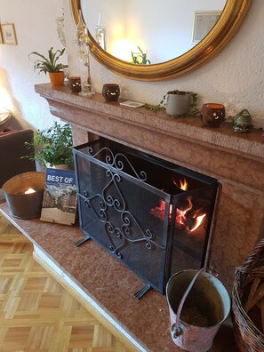 Daily continental breakfast (CHF 10 per person)