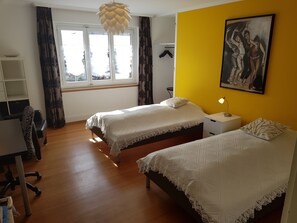 Premium bedding, in-room safe, individually decorated