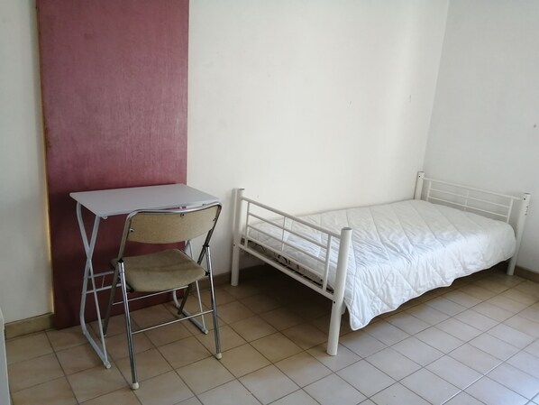 Free WiFi, bed sheets