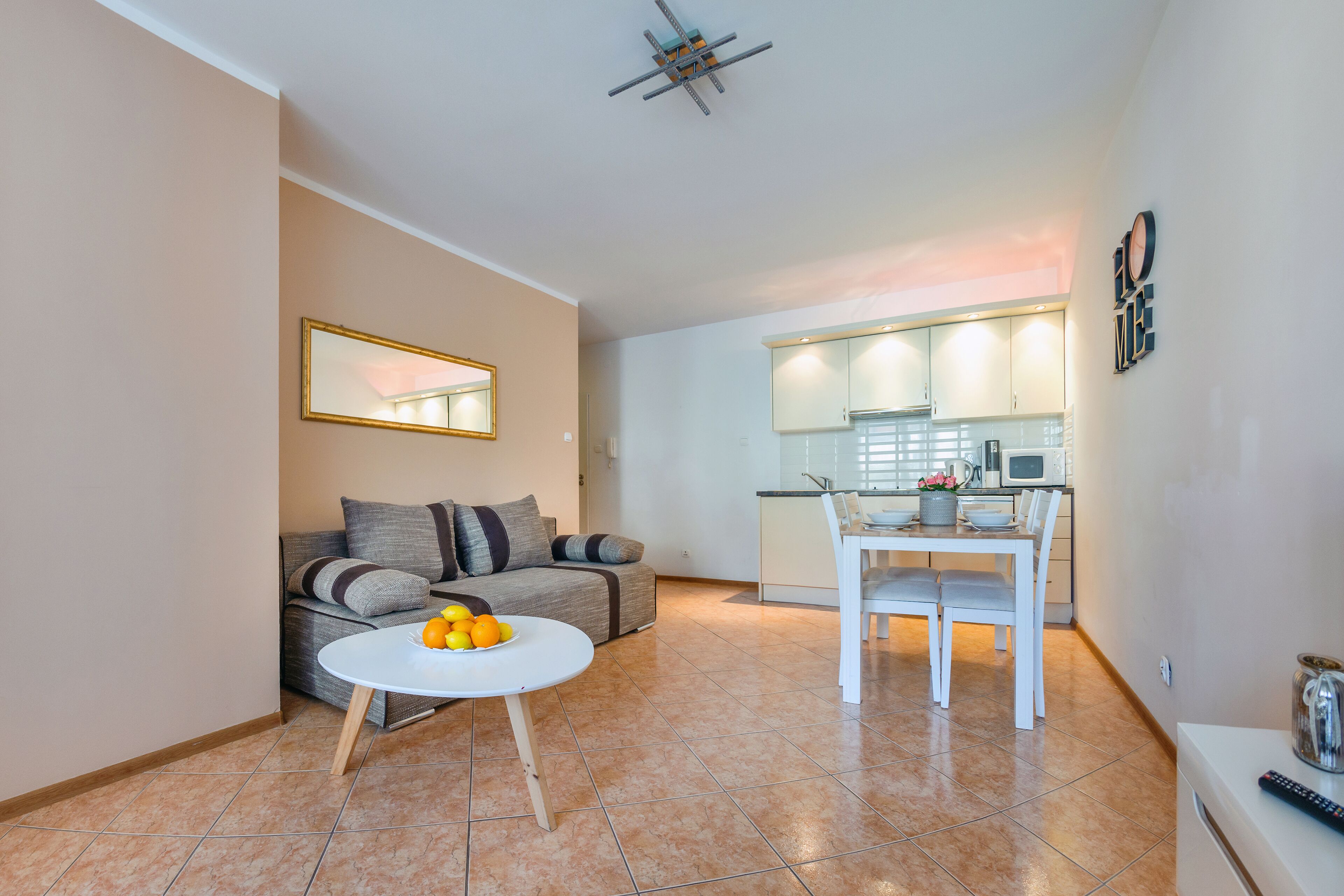 Apartment (1) | Living room | Flat-screen TV