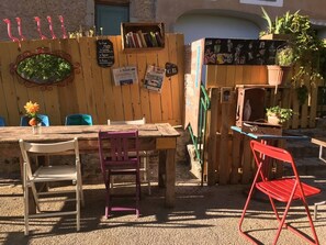 Outdoor dining