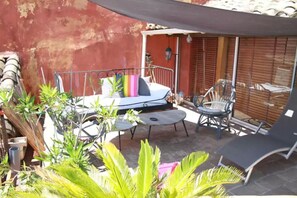 Terrace/patio - Beautiful village house in Languedoc with patio  (Saint-André-de-Sangonis)