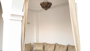 Unclassified image, 5 of 41, button - Riad tetuania (Tetouan)