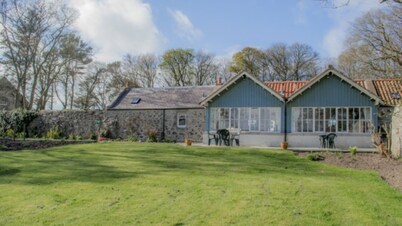 2 bedroom cottage, with far reaching views of the garden and open countryside.